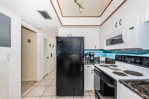 Deloress Dream Beachside Villa