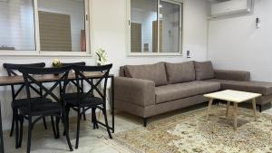 Spacious Apartment Ennasr, S2, Main Street