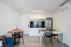 Apartamento em Cond. c Piscina no Tatuapé PLT0112