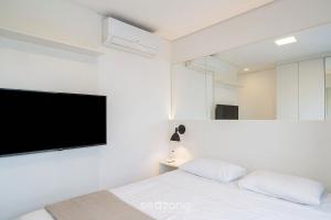 Apartamento em Cond. c Piscina no Tatuapé PLT0112