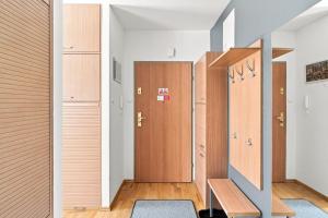 Cegielniana Standard Apartment by BookingHost