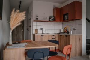 Osada Porzeczkowa - Nowoczesne Domy z Ogrodem i Jacuzzi, Jezioro