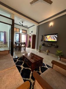 Superior 1BHK , Maplewood Homestay