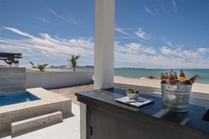 4 BR Luxurious Oceanfront Casa Estrella in Islas del Mar