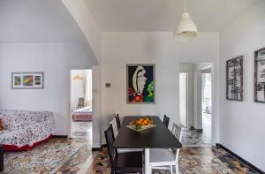 Stunning Apartment in a Villa near the beach