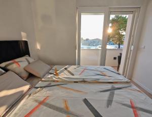 Sunset Aura Seafront Apartment in Zadar