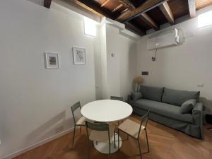 Ticinese78 In the Heart of Old Milan by Hospity
