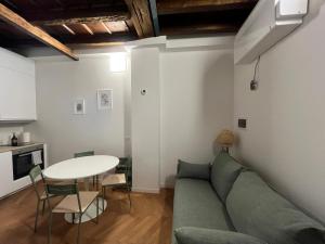 Ticinese78 In the Heart of Old Milan by Hospity