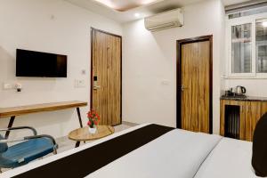 Hotel O White Grace