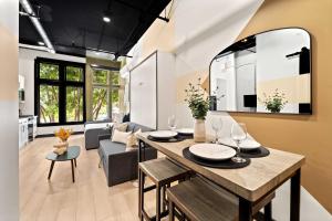 Stay Central Near Petco Park & Gaslamp