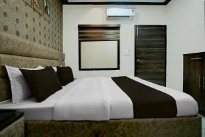 Hotel O Crystal