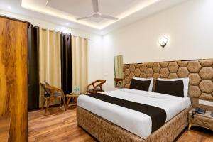 Hotel O Royals