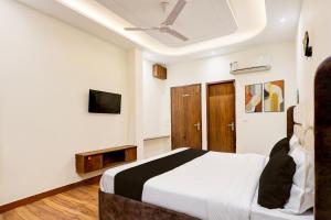 Hotel O Royals