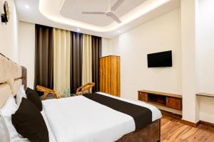 Hotel O Royals