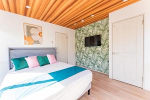 New,Luxury apt 1min walk trn station,6min to Namba