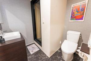 New,Luxury apt 1min walk trn station,6min to Namba