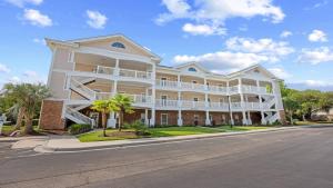 832 Cypress Bend condo