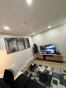 1BR Cozy Luxury Modern in Regina East Wifi and Parking
