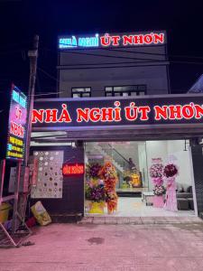 Nhà nghĩ ÚT NHƠN