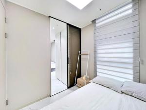 2 rooms filled with sunlight