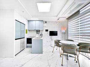 2 rooms filled with sunlight