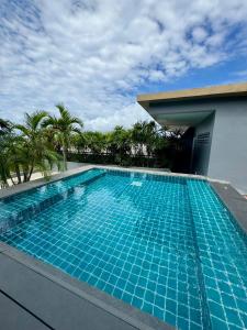 Karon Beach Deluxe Apartment with Private Rooftop Pool