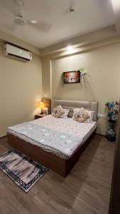 Nestora Stays Cozy Luxury Studio Omaxe ITC Greater Noida