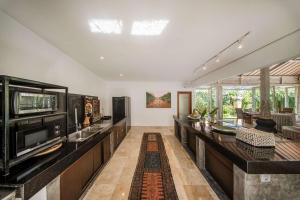 Manggala Villa - 3BR in Central Berawa, Canggu