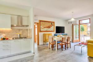 Boutique Terrace Apartment In The Center - Happy Rentals
