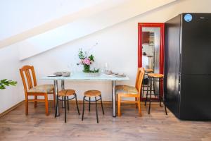 Ema Studio on the Main Promenade - Happy Rentals