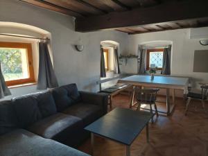 Dvorje Vintage Homestead