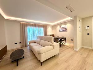 513 MTR - Marbella Temporary Rent 2 bed Nueva Andalucia
