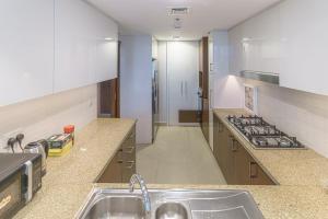 Aviora Private Room in 2 or 3BR Home Facing Burj Khalifa near Metro