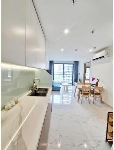Strong Wi-Fi for work, great for sleep - DHome in Vinhomes Grand Park, Hồ Chí Minh City