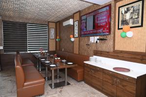 HOTEL SAPPHIRE INN