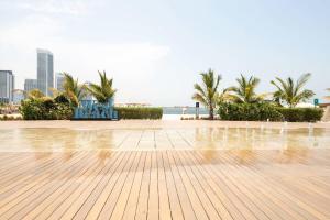 Frank Porter - Seven Palm Hotel & Apartments