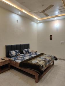 Hotel NCR & Cafe