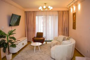 Luxe Homes by cassie