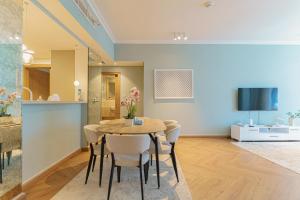 Veyra Fountain Side Private Room in 2 or 3BR with Burj Khalifa View