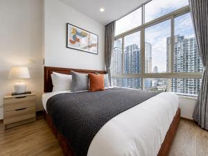 150m to BTS l Workspace l Pool and Gym l Sontana