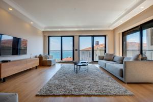 Luxury 1BR Bosphorus View Residence with Free Parking and Elevator