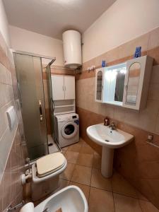 Three-bedroom apartment 100 meters from the sea in the heart of Tuscany