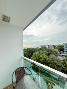 Finn room Top floor seaview & The BluX condo