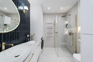 Podpromie Modern Apartment by BookingHost