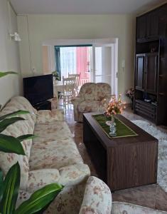 J J Bazsarozsa Apartman