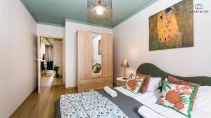 City Center - Riverside by Apartmore
