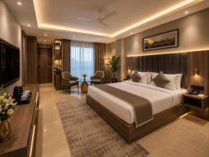 Crestmont Sunshine Hotel