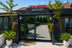 New Green Airport Hotel & Restaurant
