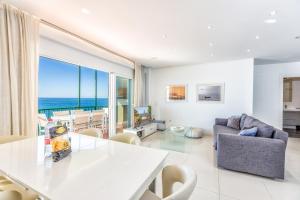 Carvajal Luxury apartment in first line