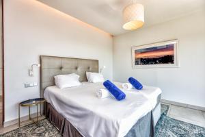 Villa Oasis Private Pool & Jacuzzi Sleeps 12